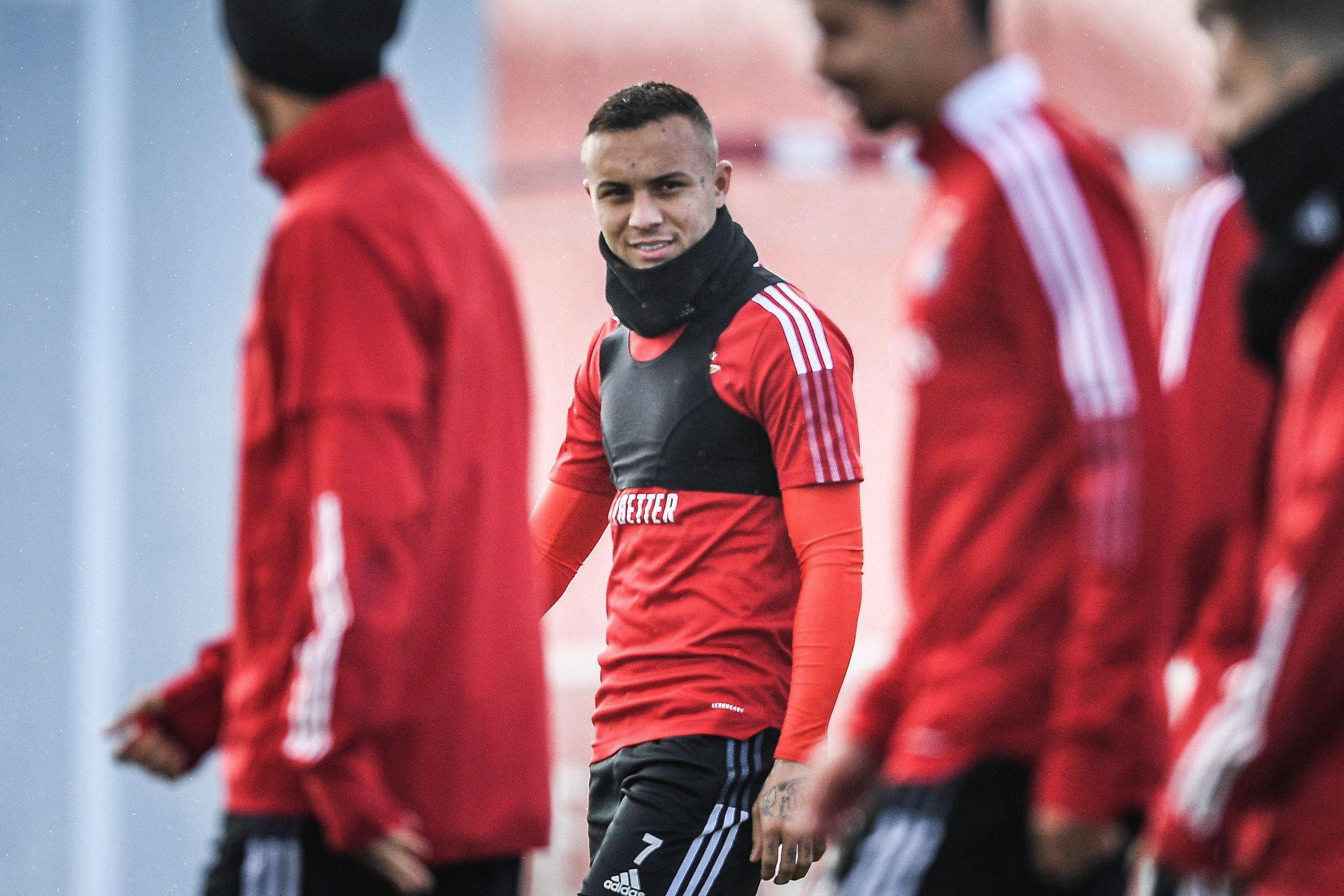 莱比锡力克本菲卡，拉莫斯乌龙送礼欧冠